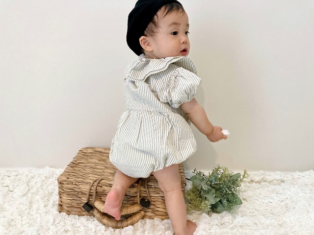 【取寄】ストライプが涼しげで夏らしいフリル襟ロンパース