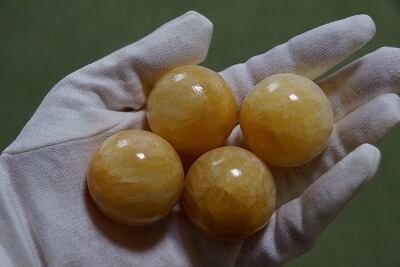 アラゴナイト丸玉約34mm前後 | 天然石•パワーストーンのクリスタルドリーム