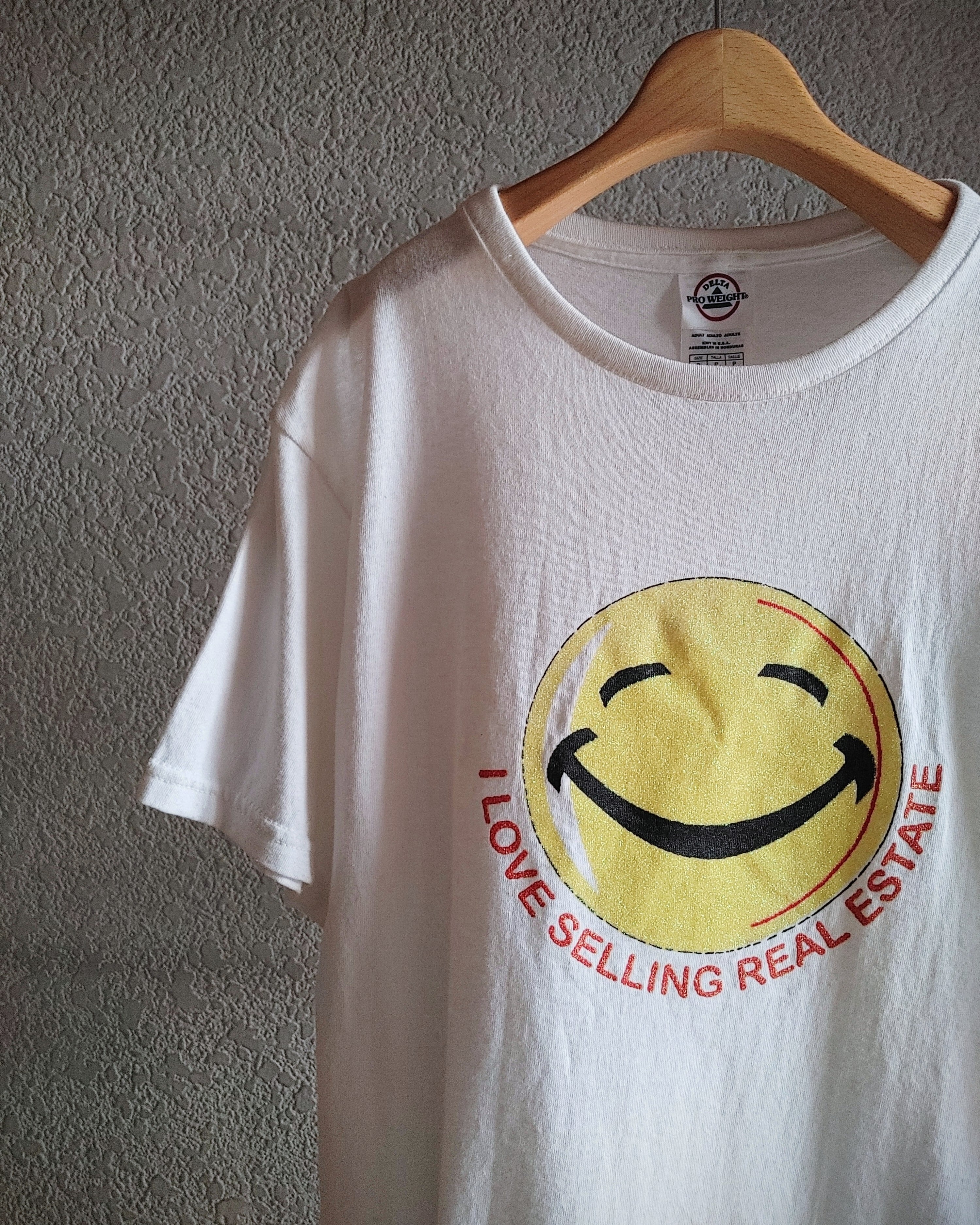 スマイリー Tシャツ ラメ サイズS デッドストック 未使用 古着 スマイリー Tシャツ ラメ サイズS デッドストック 未使用 古着