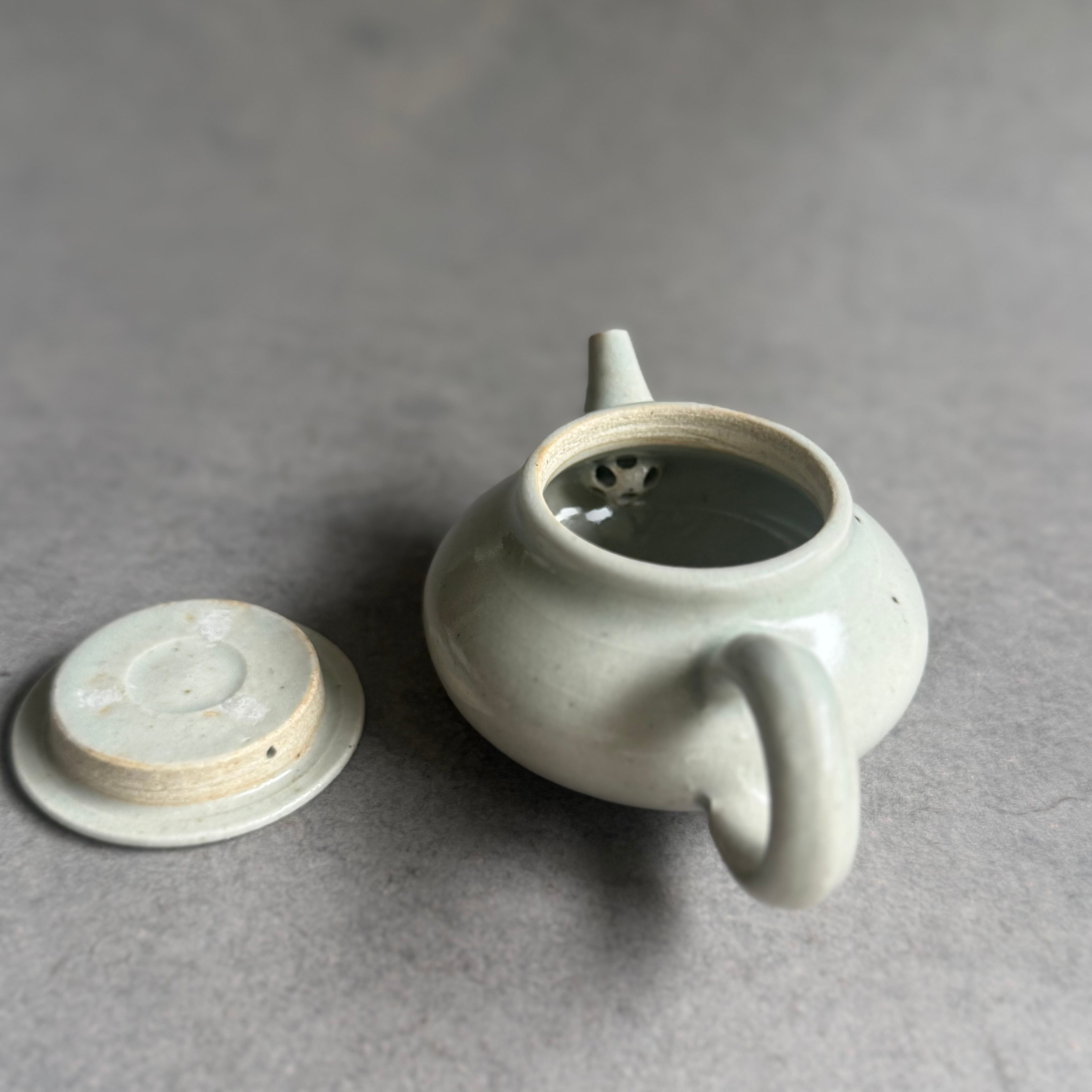 日高伸治 白磁茶壺 S | gallery 一白