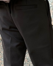 【立体美脚】立体プリーツテーパードパンツ