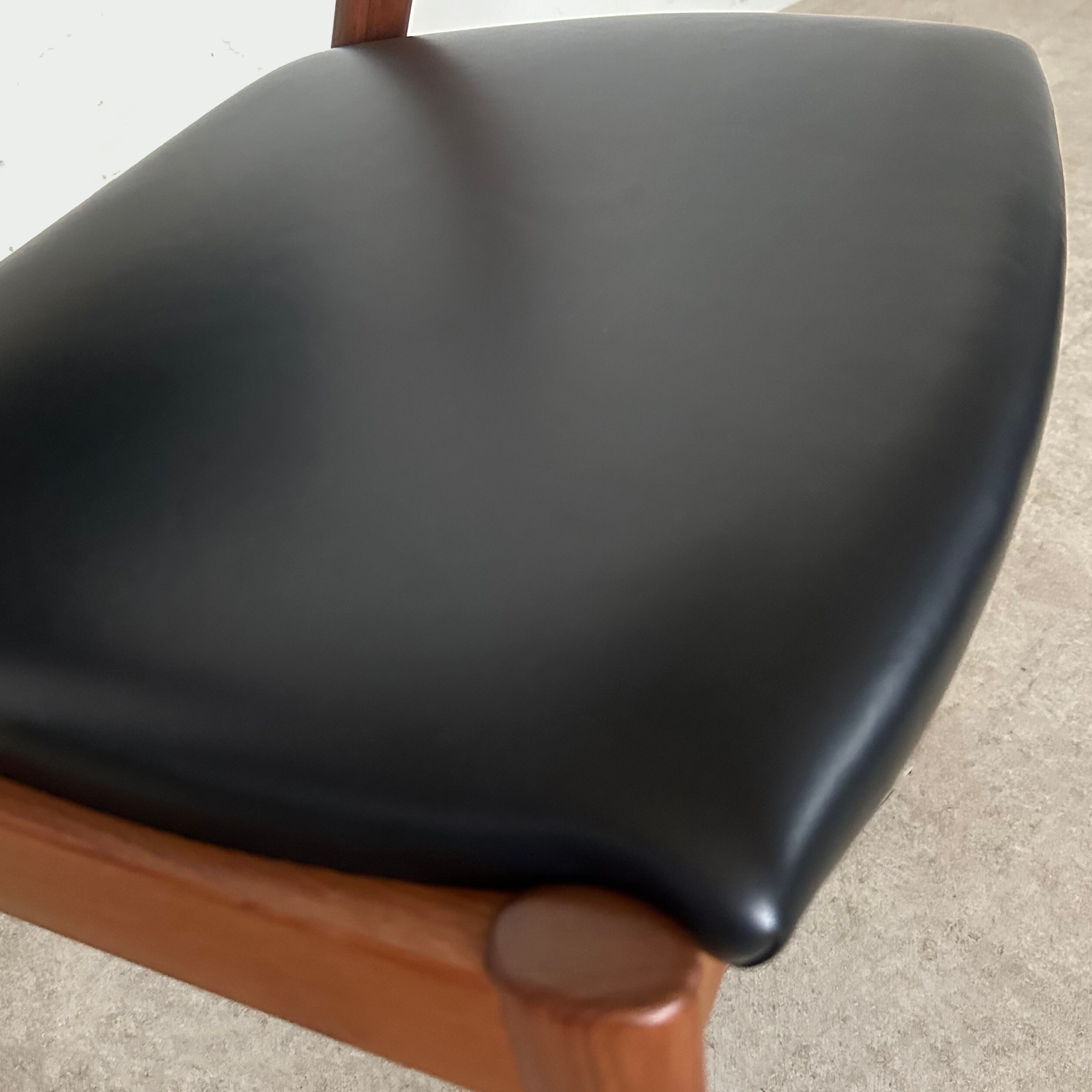 No.42 Dining chair teak by Kai Kristiansen / CH101-2 | situraeru