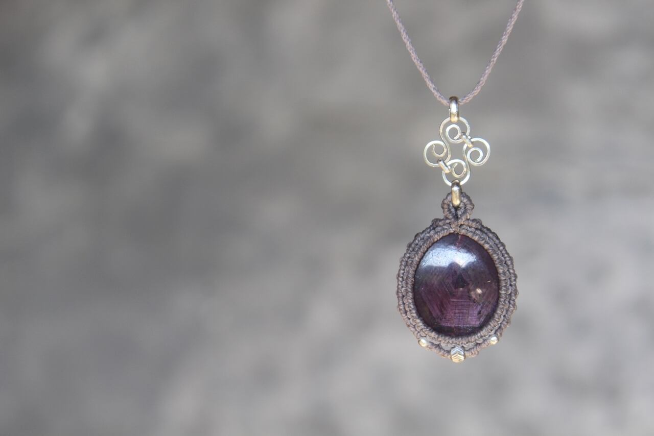 Star Ruby silver925 wirework micro macrame pendant