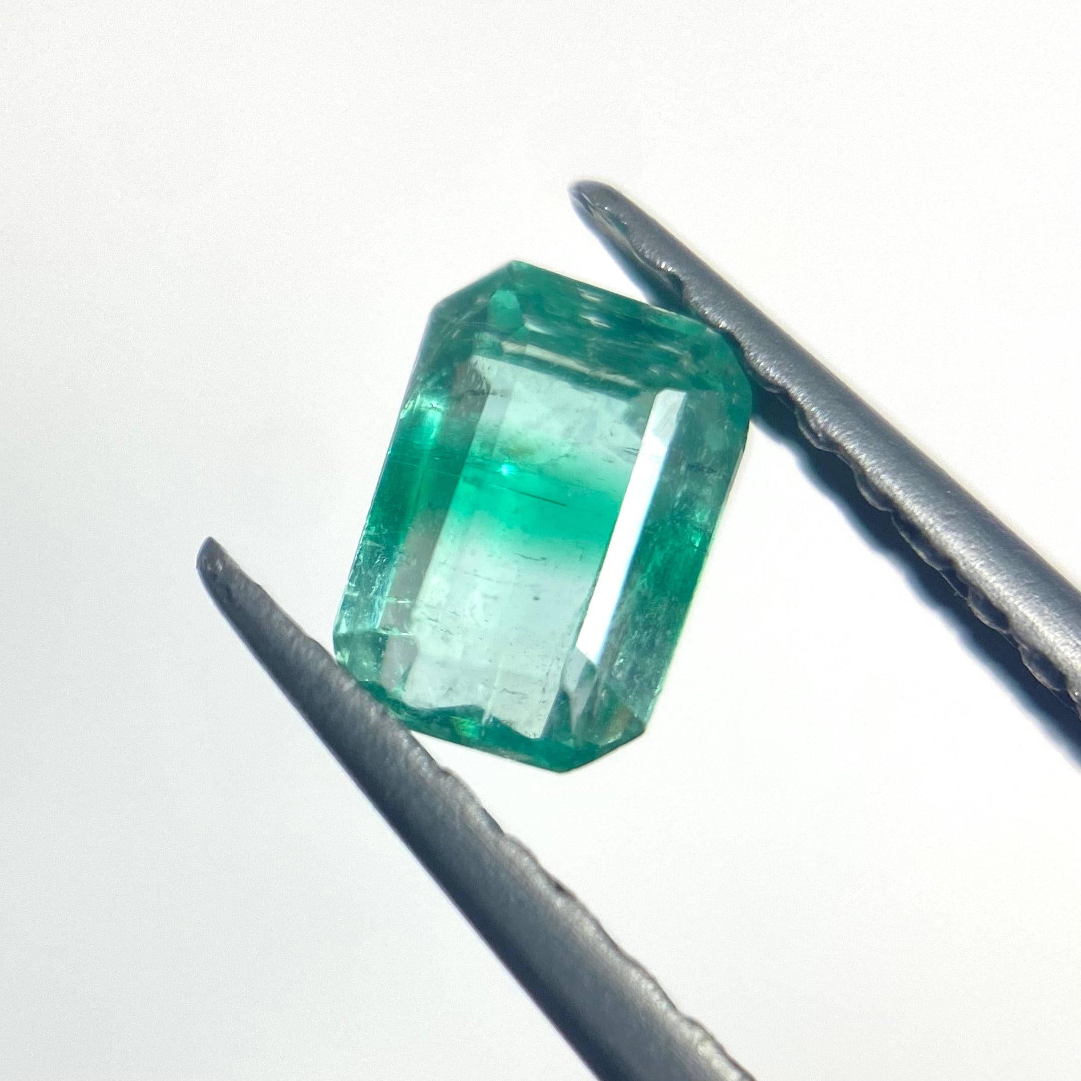 レアなバイカラーエメラルド