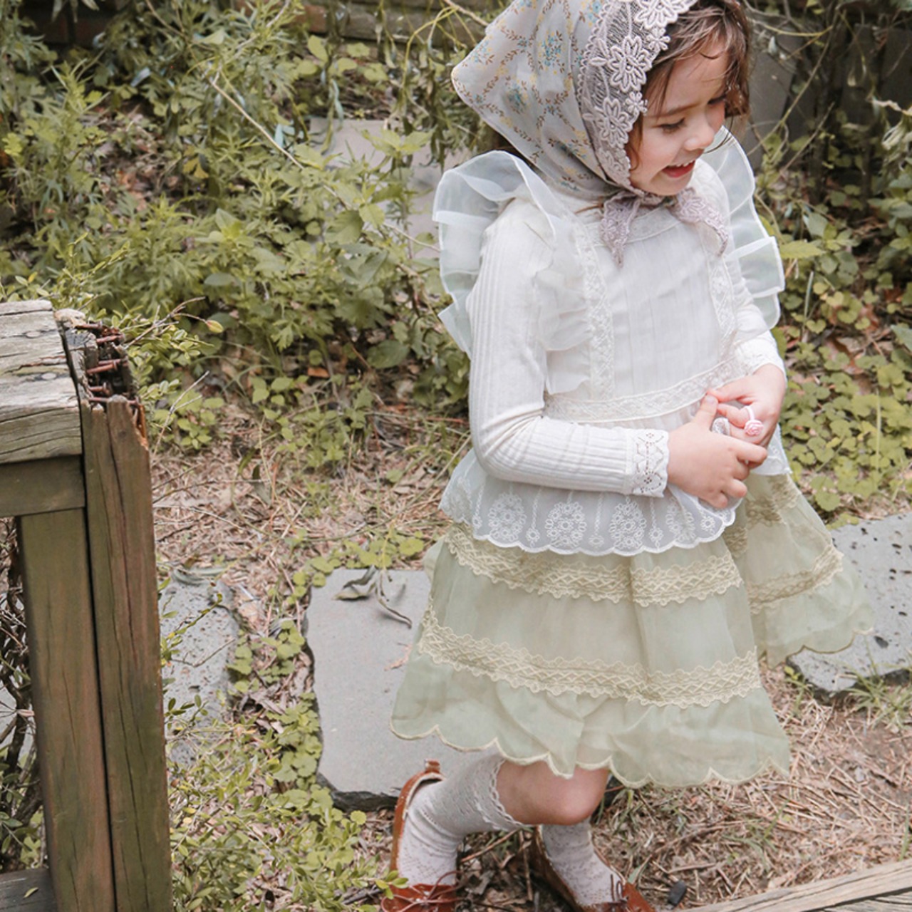 秋花びらフリルパフスカート