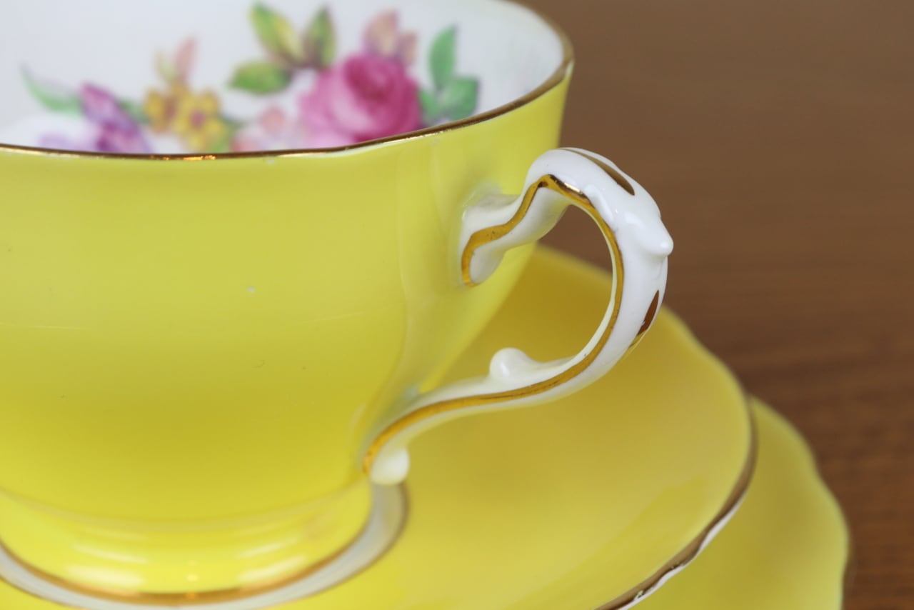 アダレイ　トリオ　ティーカップ　ケーキ皿　プレート　黄色　花柄　イギリス