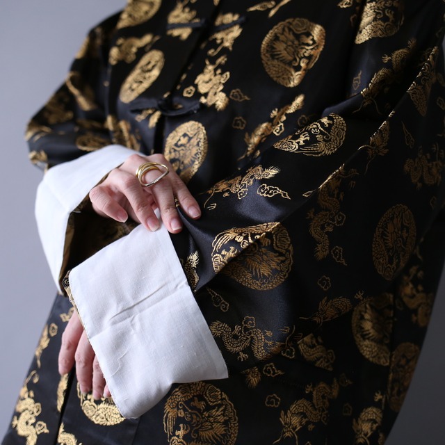 "black×gold×white" coloring dragon motif pattern over silhouette china shirt