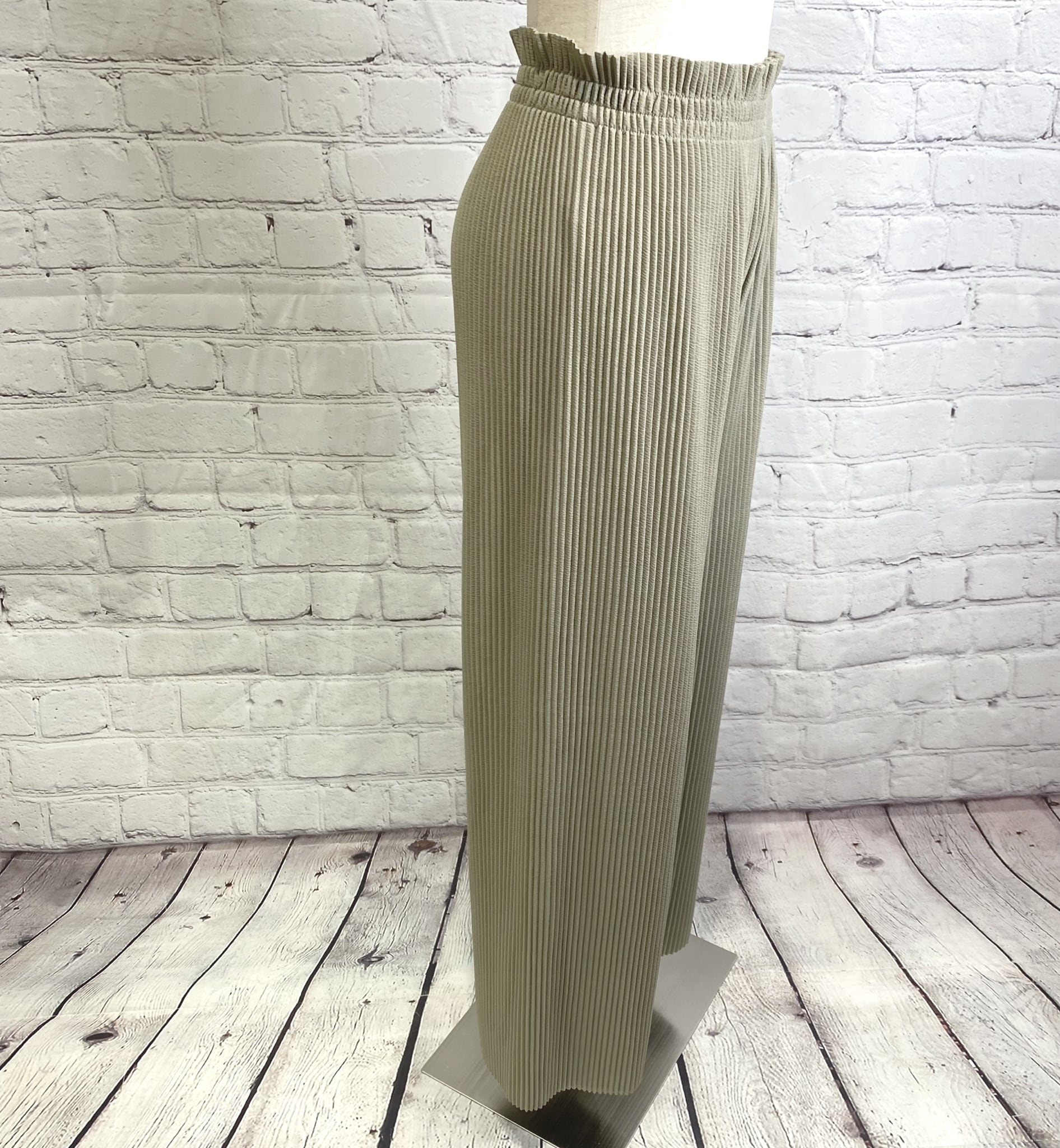 50%off❤️SALE！ ayane アヤンプリーツワイドパンツ | Select Shop