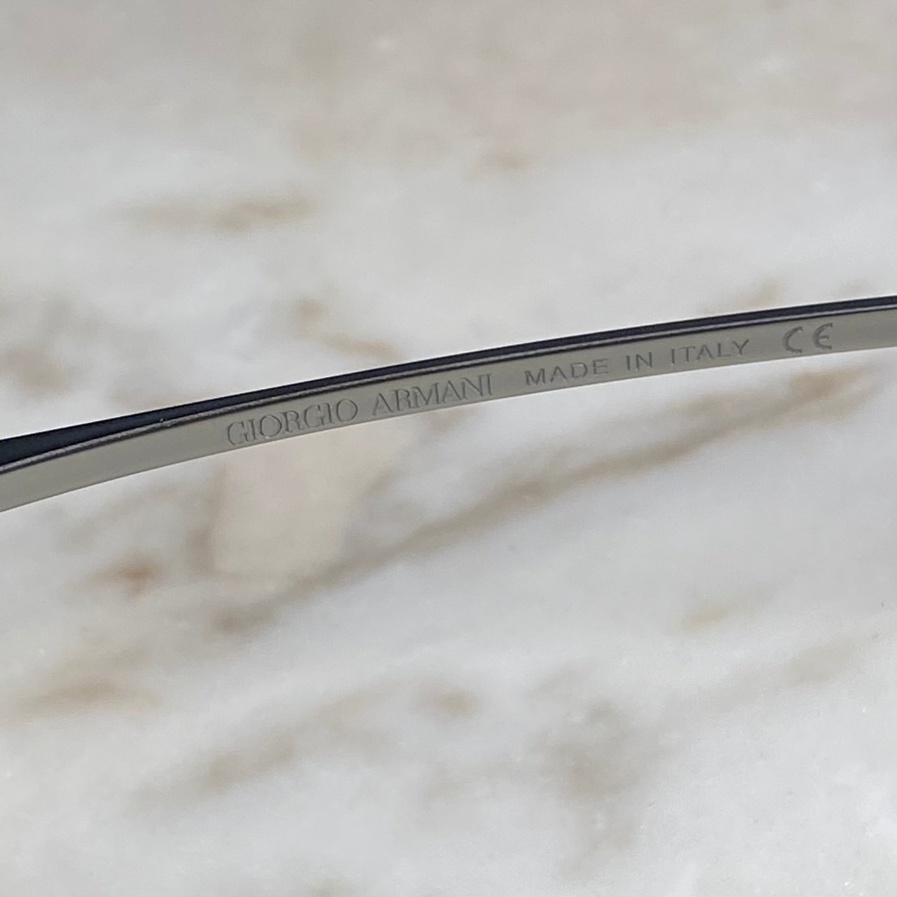 GIORGIO ARMANI teardrop type sunglasses “AR6039”