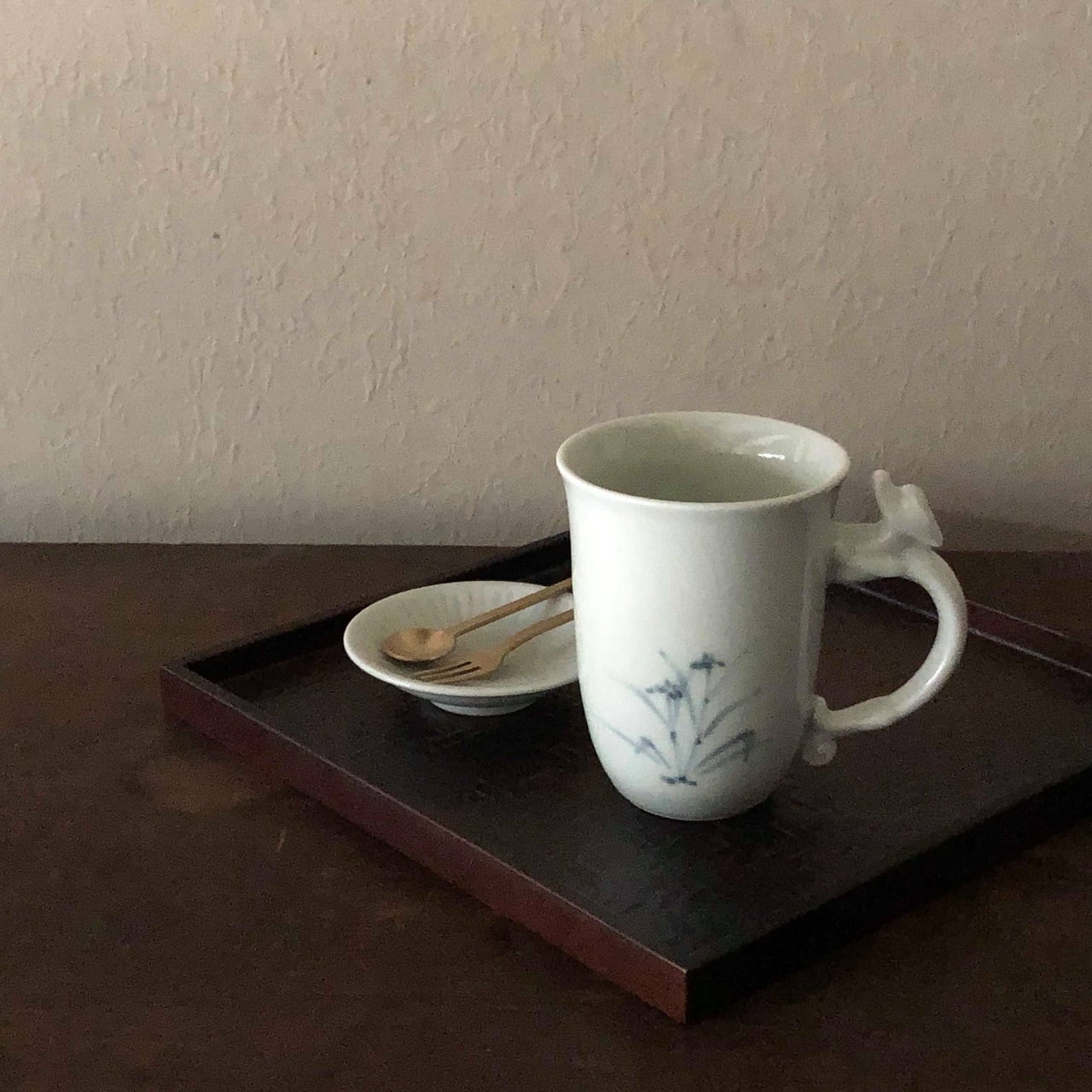 龍マグカップペア 絵柄：龍+蘭 陶祖李参平窯ギャラリー＆ショップ | 陶