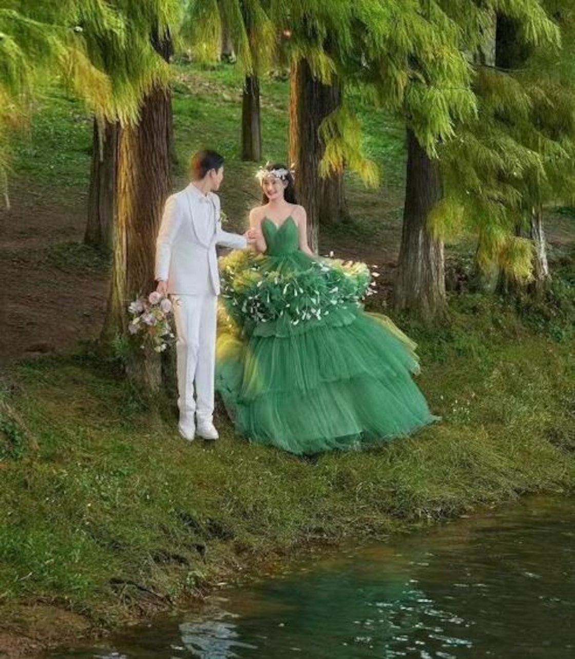 上品！パーティドレス カラードレス グリーン 森 もふもふ  