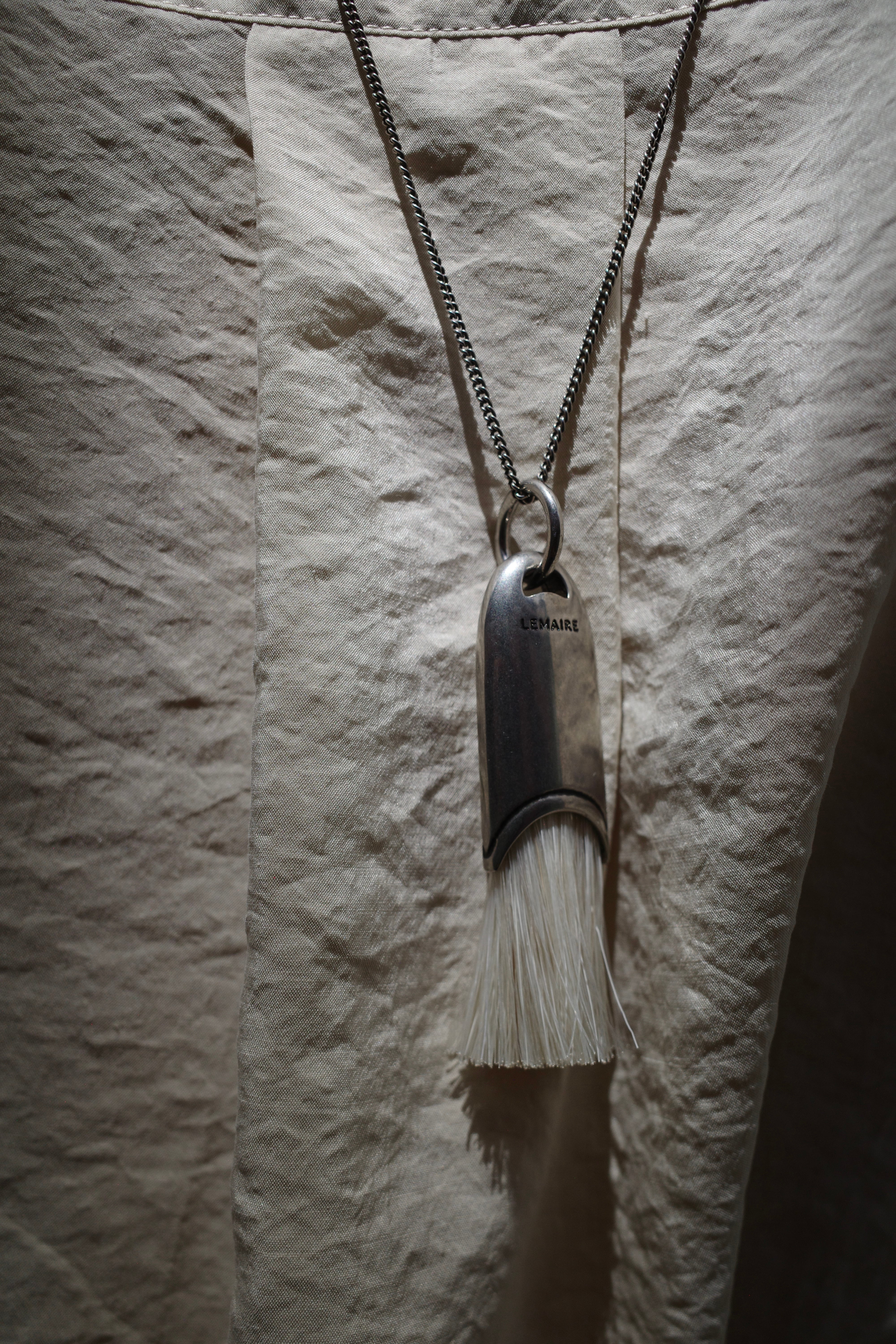 BPS LEMAIRE PERSONAL BRUSH NECKLACE SILVER / BLOND JW0081 LO036
