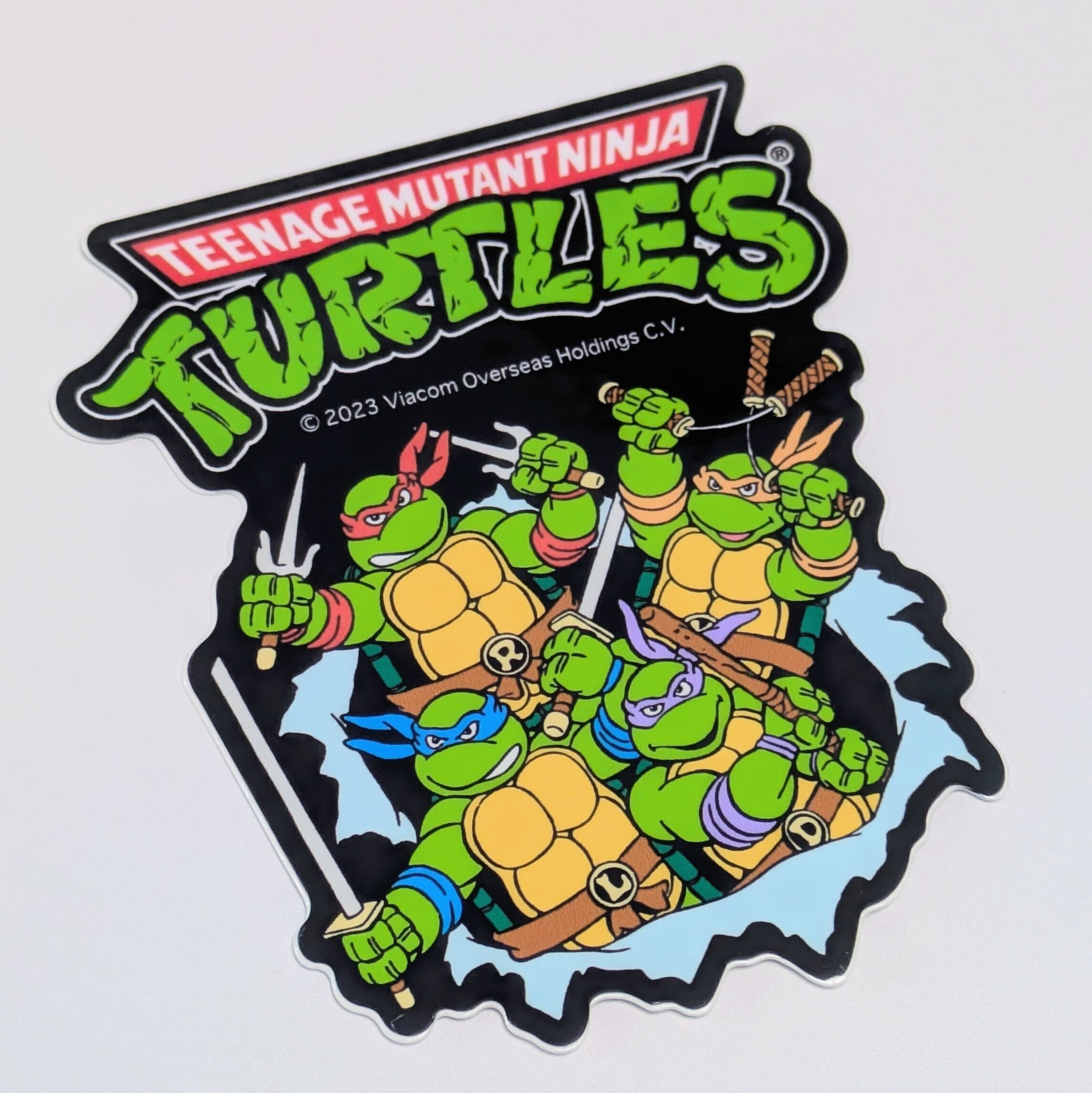 送料無料!!【 DIE-CUT STICKER / ダイカットステッカー】『 Teenage Mutant Ninja Turtles / タートルズ 』メンバー集合 TMNT / ステッカー / シール 〚アメリカン雑貨 アメトイ〛