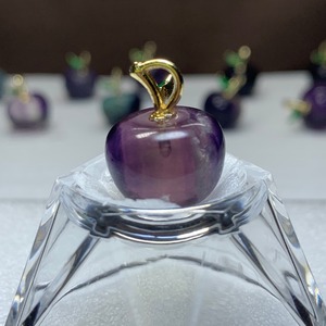 34.フローライトりんご・ペンダントトップ