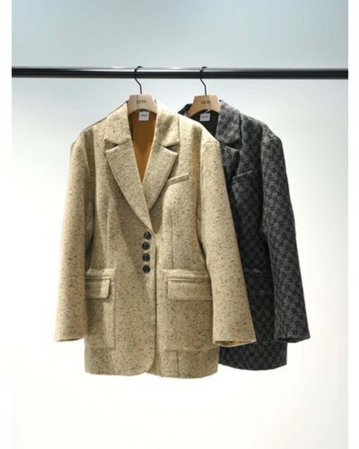予約販売【 chignon 〜YENN〜 】[Y244-41100] WOOL TWEED BLAZER 11月 
