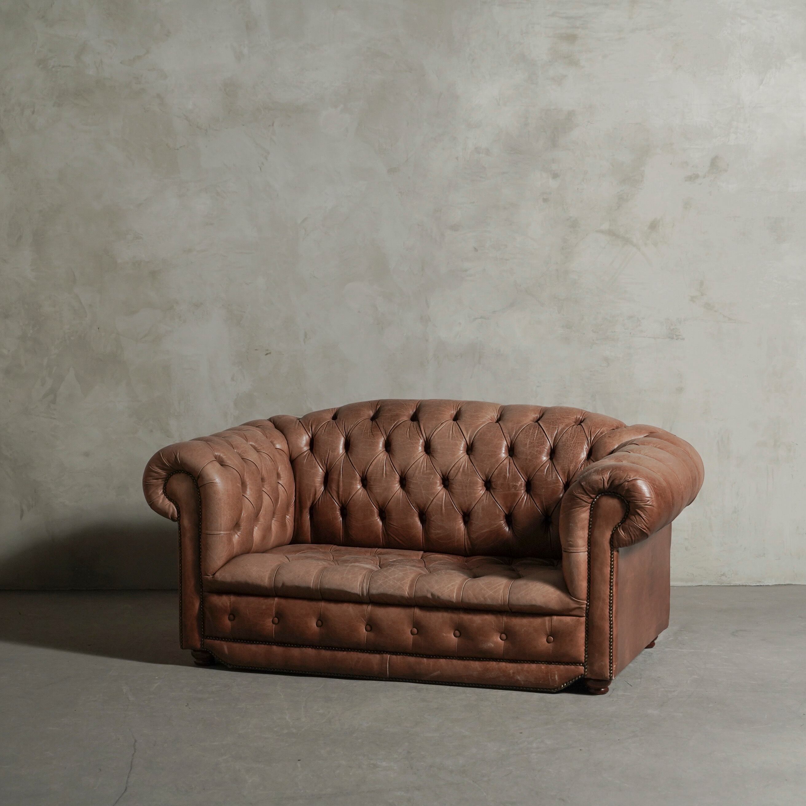 ソファ/チェスターフィールドソファー/Chesterfield Sofa/英国アンティーク/レザーソファー/空間装飾