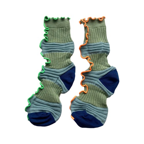 【solmu×HITOTSUDAKE】mellow uneune socks（カーキ×ブルー）ネオンオレンジ×ネオンキミドリ