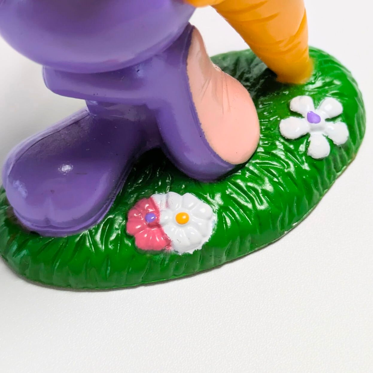 ☆VINTAGE 80'☆【 Garfield ( ガーフィールド ) 】 PVCフィギュア キーホルダー イースターバニー / パープル 〚アメリカン雑貨 アメトイ〛