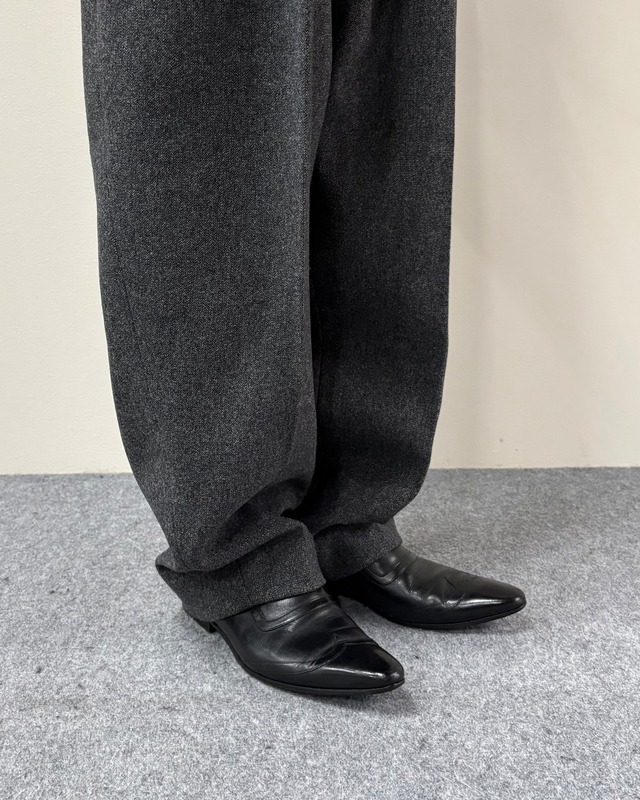 【GUCCI】pointed toe flat leather shoes