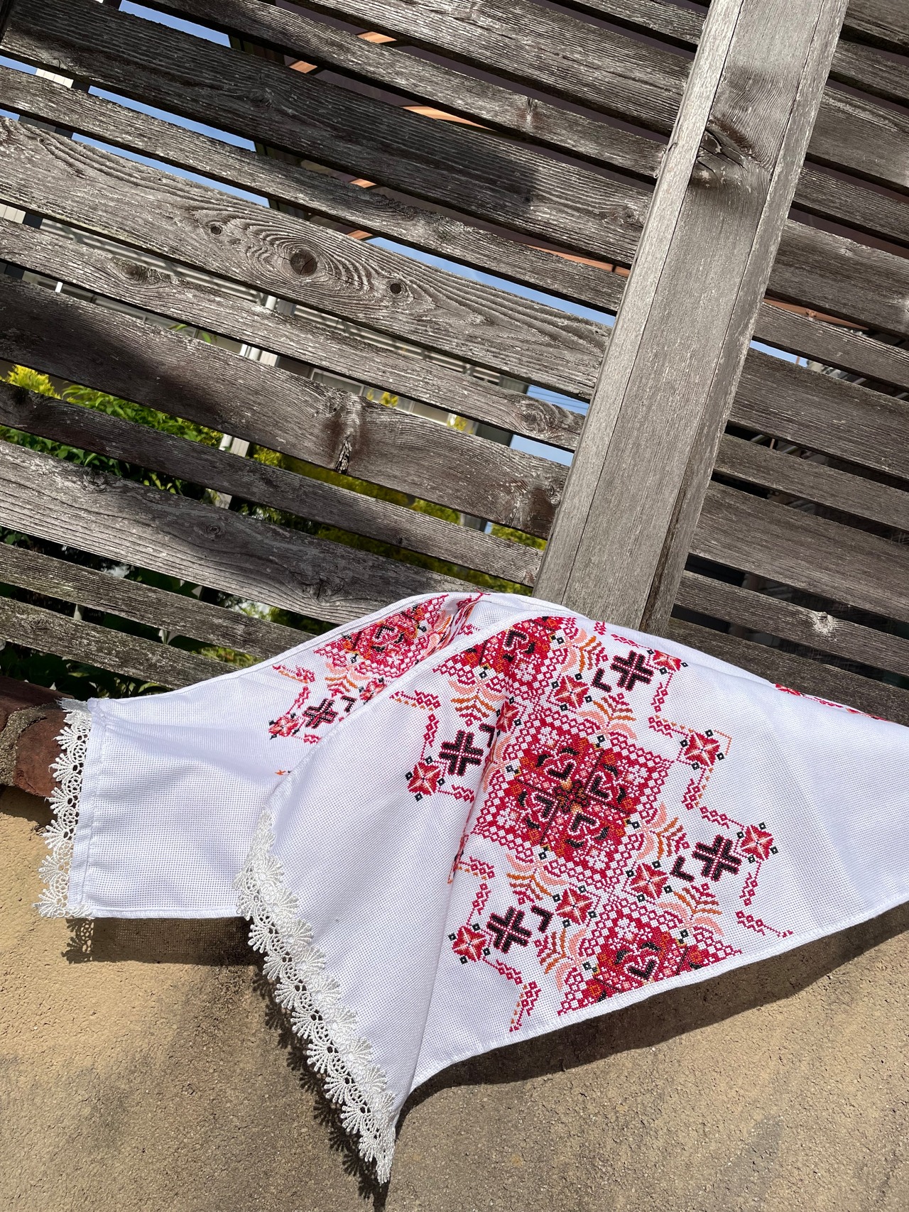 ウクライナ伝統手刺繍祭具タオル「ルシニク」 - 3