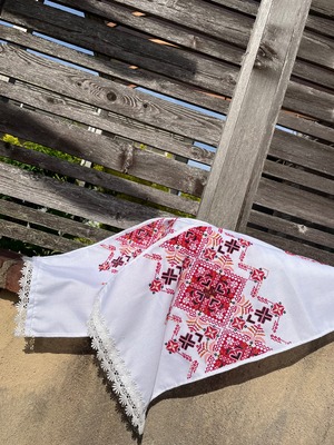 ウクライナ伝統手刺繍祭具タオル「ルシニク」