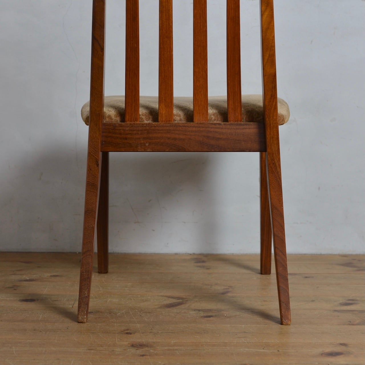 G-plan アンティーク チェア② G-PLANのおしゃれなスツール、北欧ビンテージスタイルの椅子(x