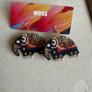 【WOSS】象ピアス（ブラック）｜ゴールド⁠