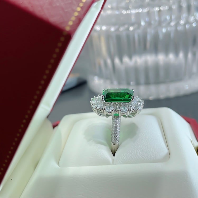 人工エメラルド グリーン 5カラット 高炭素ダイヤモンド キラキラ