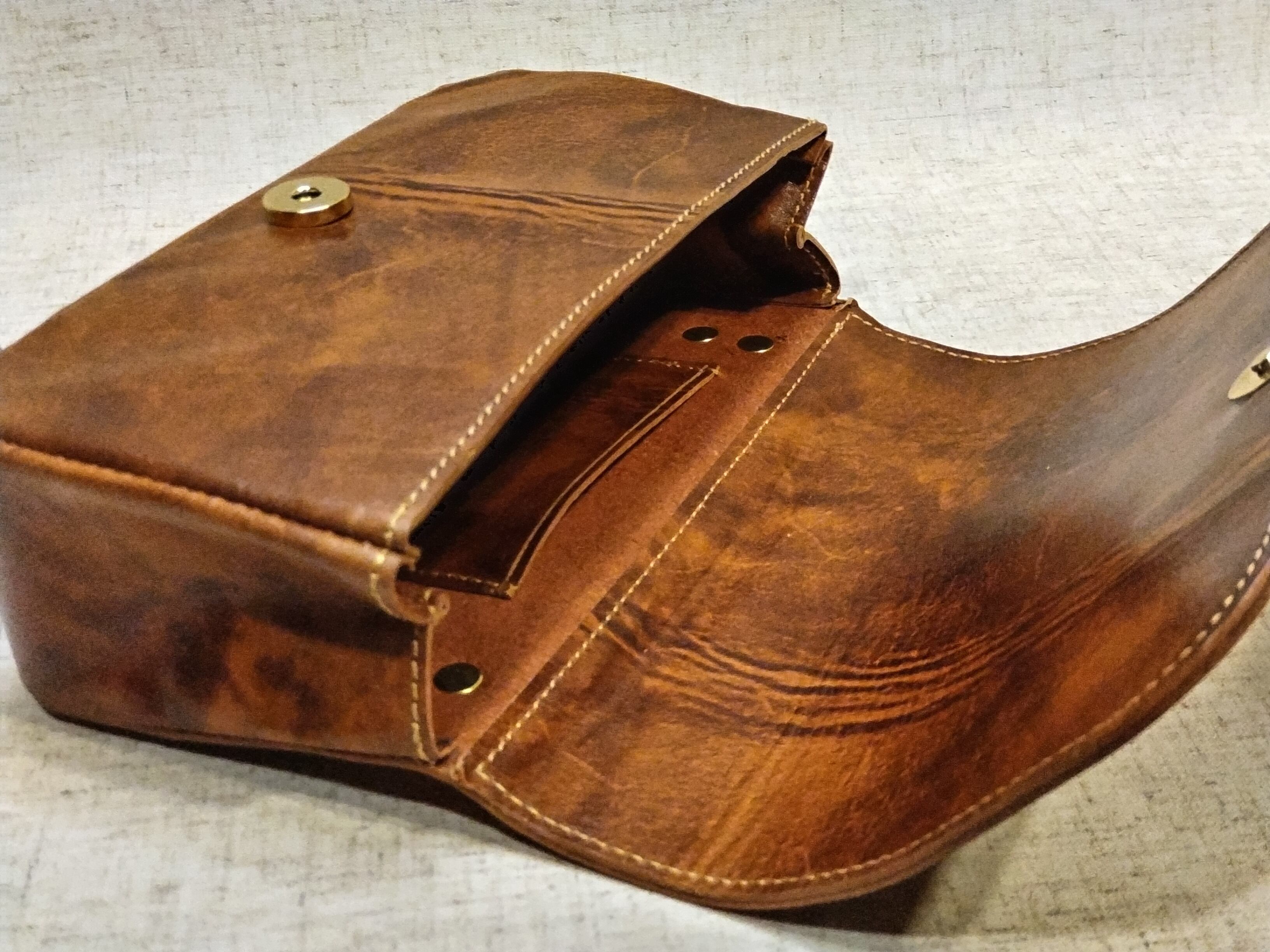 本革】アンティークな3WAYポーチ、サコシュ、ウエストバック | LEATHER