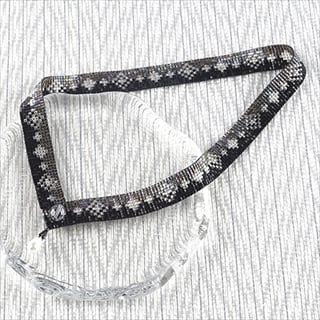 ビーズ織　チョーカー，ブローチ 赤いビーズクロッシェチョーカー＆お花のブローチ