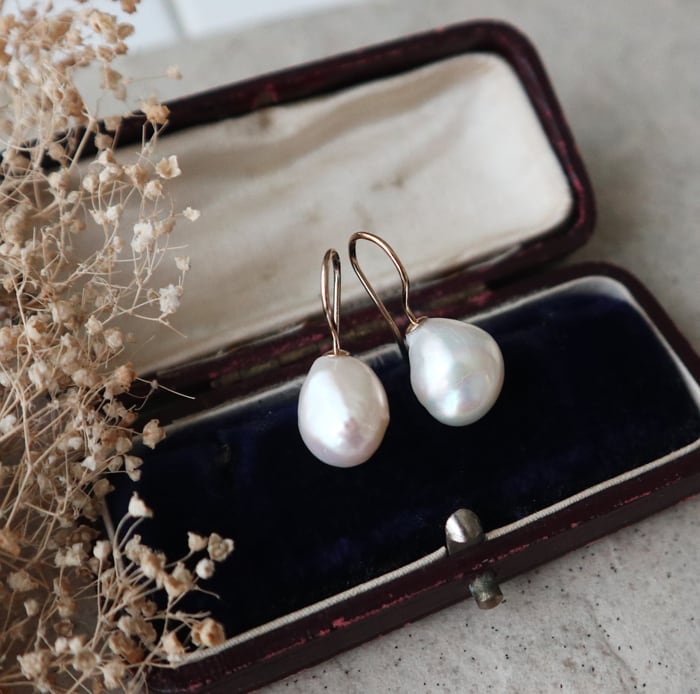 【14kgf】大粒バロック淡水パールピアス｜6月誕生石｜上質ホワイトパール