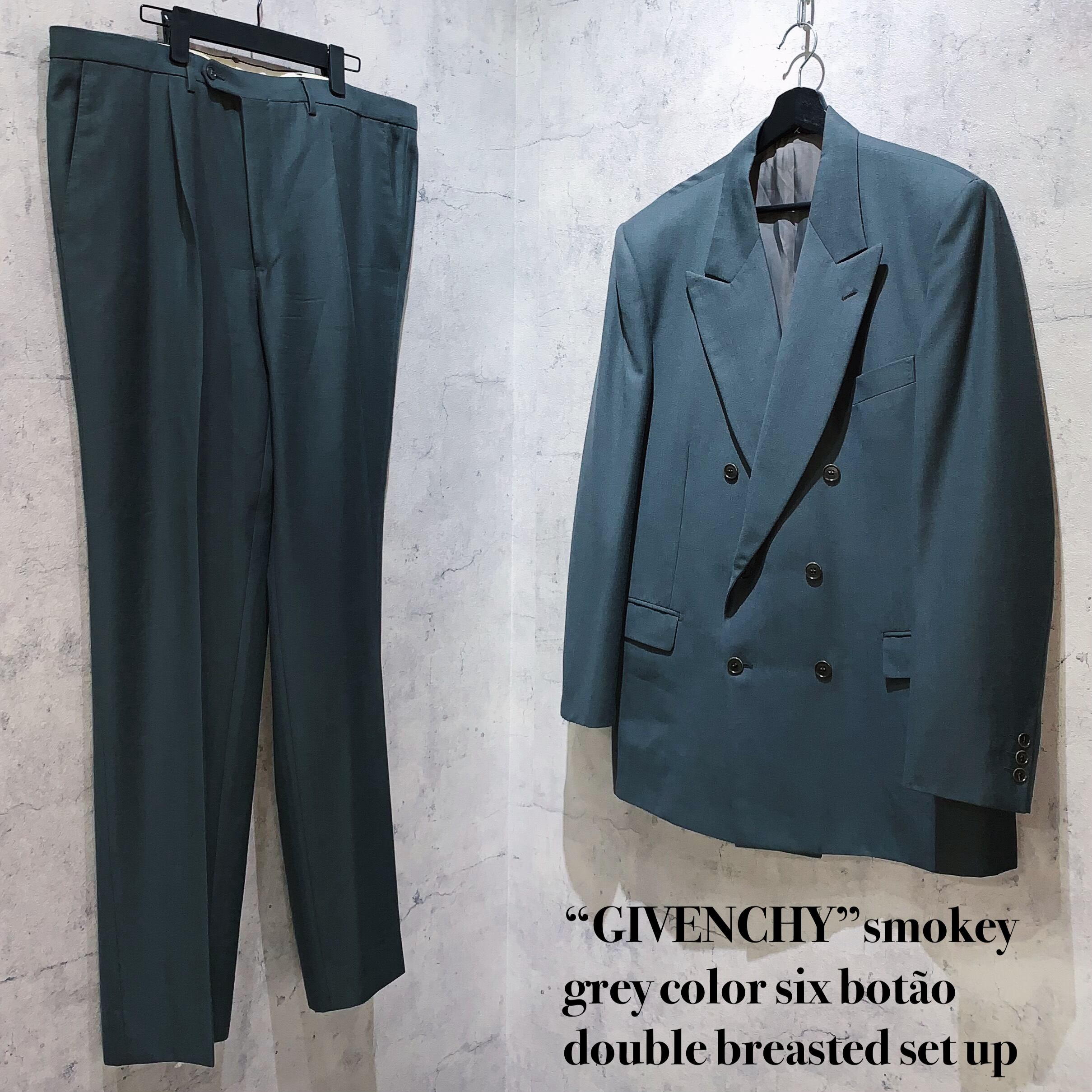 “GIVENCHY”smokey grey color six botão double breasted set up