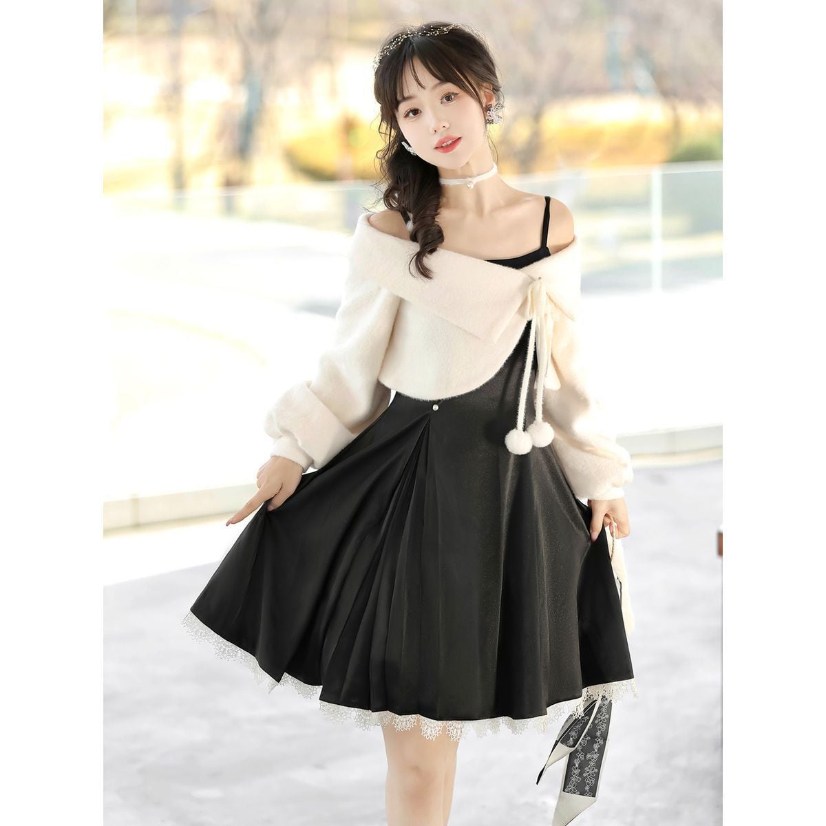 アシンメトリーホワイトショートオフショルダートップス＋ブラック