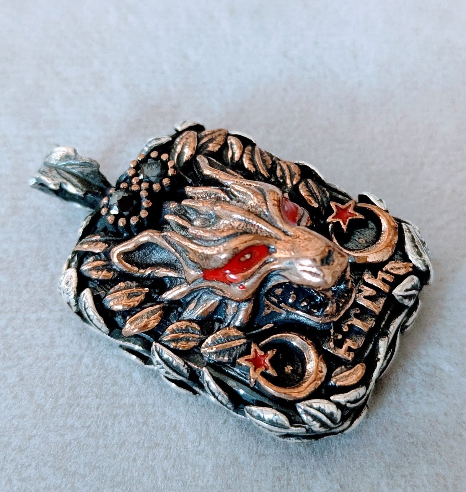 NEW＊トルコ製 ハンドメイド ペンダントトップシルバー925（オオカミ