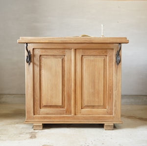 古いオークのカウンターテーブル