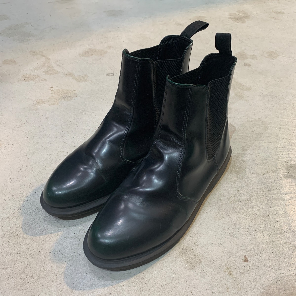 Dr.Martens フローラチェルシーブーツ サイドゴアブーツ ブラック 