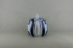 染付野うさぎ　ポット