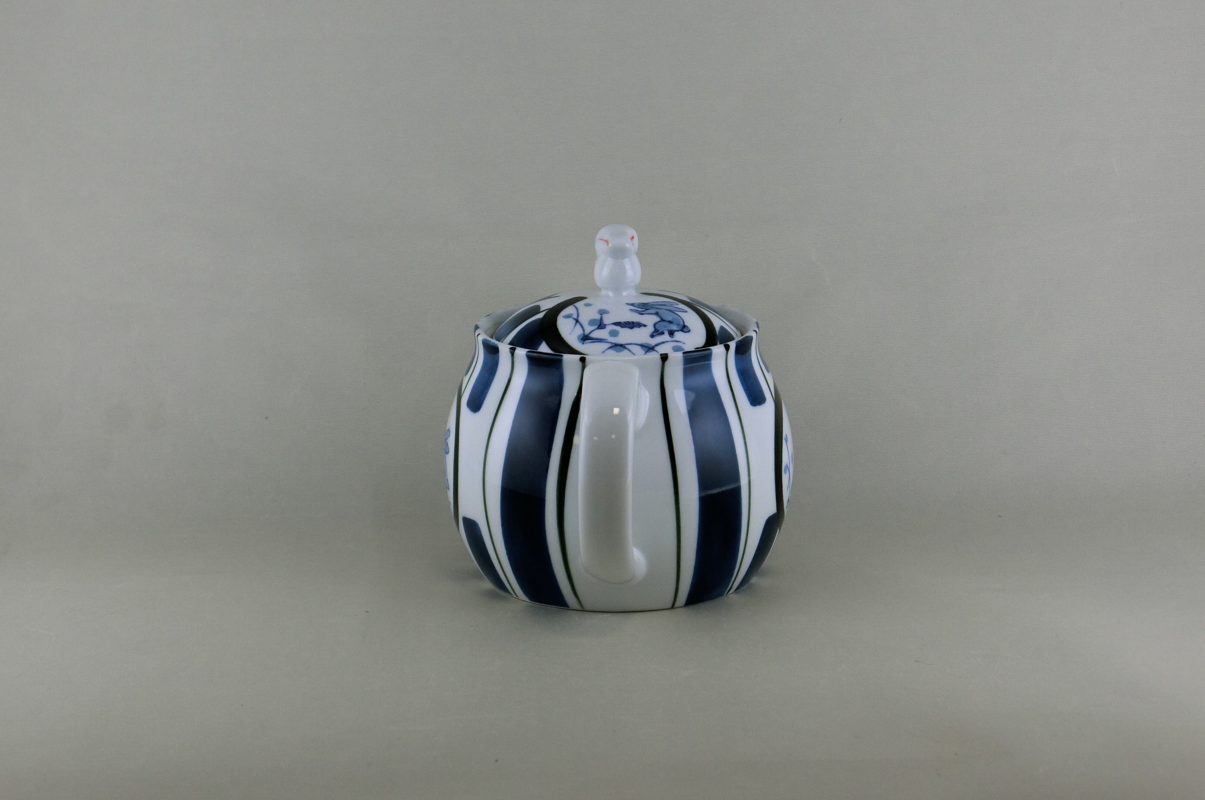 染付野うさぎ　ポット