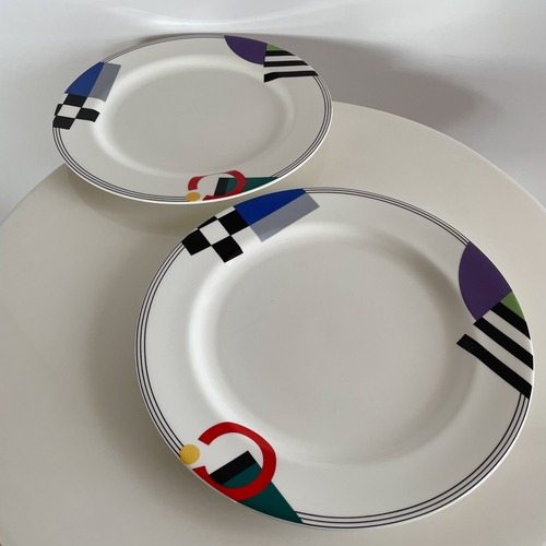 80s geometric plate