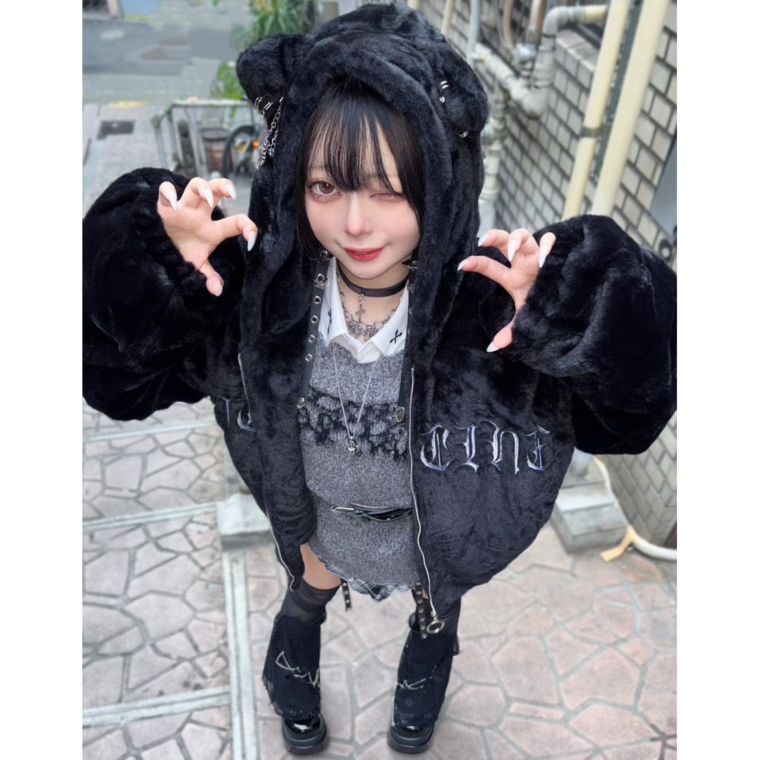 BABY ハートマーブル チョコレートとシュガーコーテッド ワッペン ボレロ 黒 クロスシンプルシャツ | VOLCAN&APHRODITE 公式通販