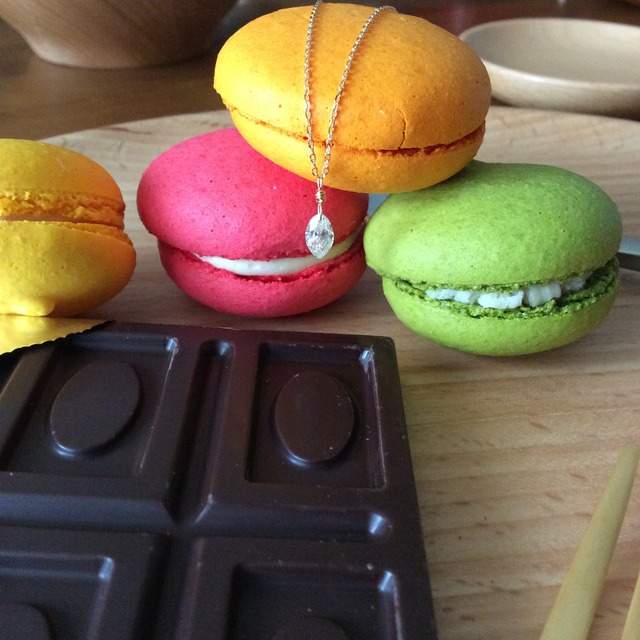 大人可愛い ちょっと大粒マーキスダイヤの一粒ネックレス 0.46ct K18 ネイキッドダイヤ レーザーホールダイヤ 大人可愛い