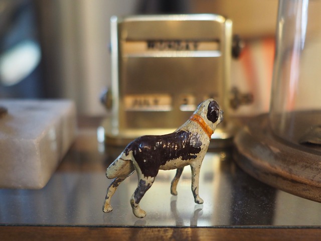 ENGLAND 1930’s ~ 1950’s lead? Dog