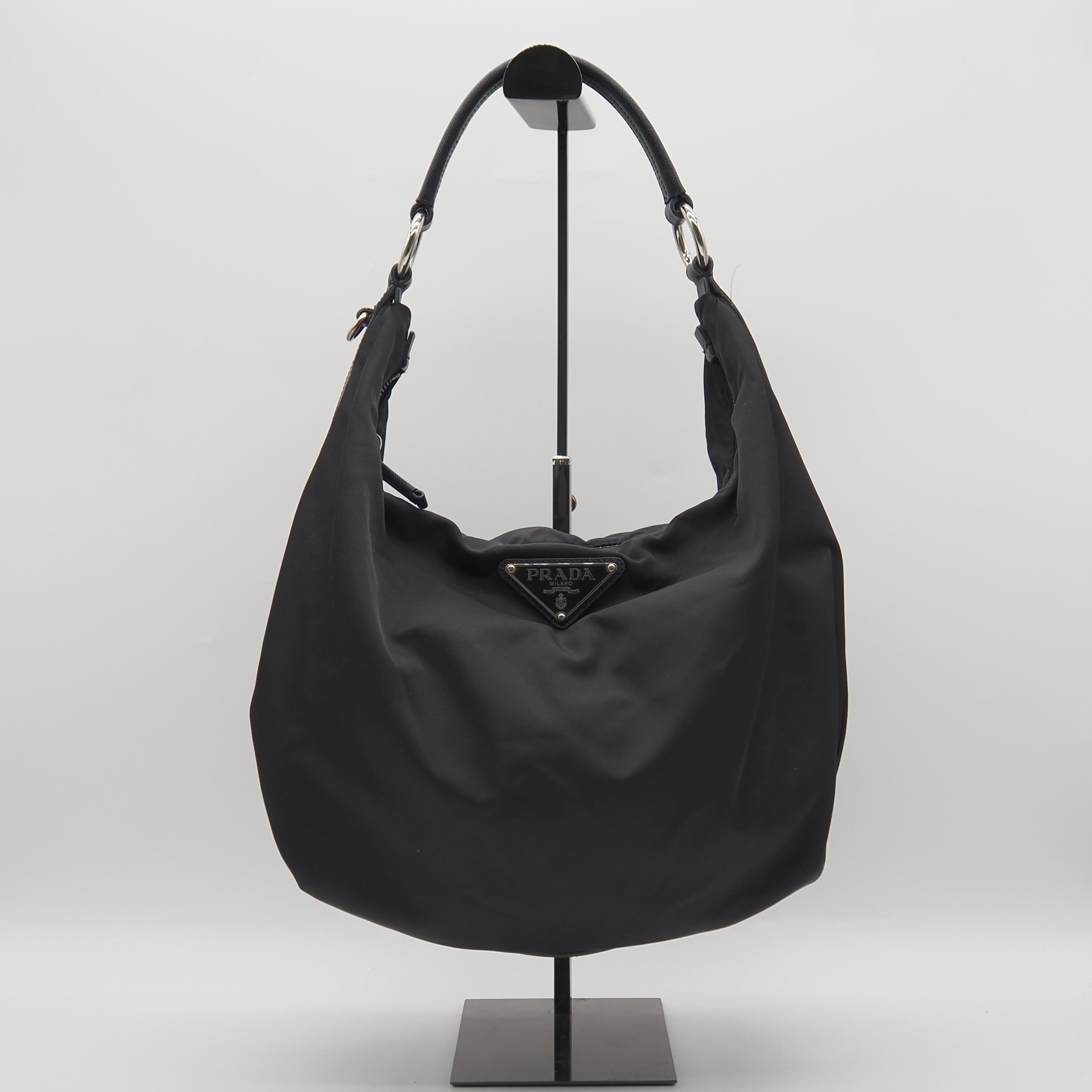 PRADA プラダ ハンドバック ナイロン 三角ロゴ ブラック PRADA 三角ロゴ ホーボー ハンドバッグ ナイロン ブラック プラダ