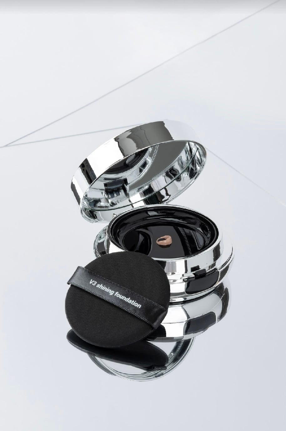 V3 Shining Foundation シャイニングファンデーション新品 V3 シャイニングファンデーション | REVIA