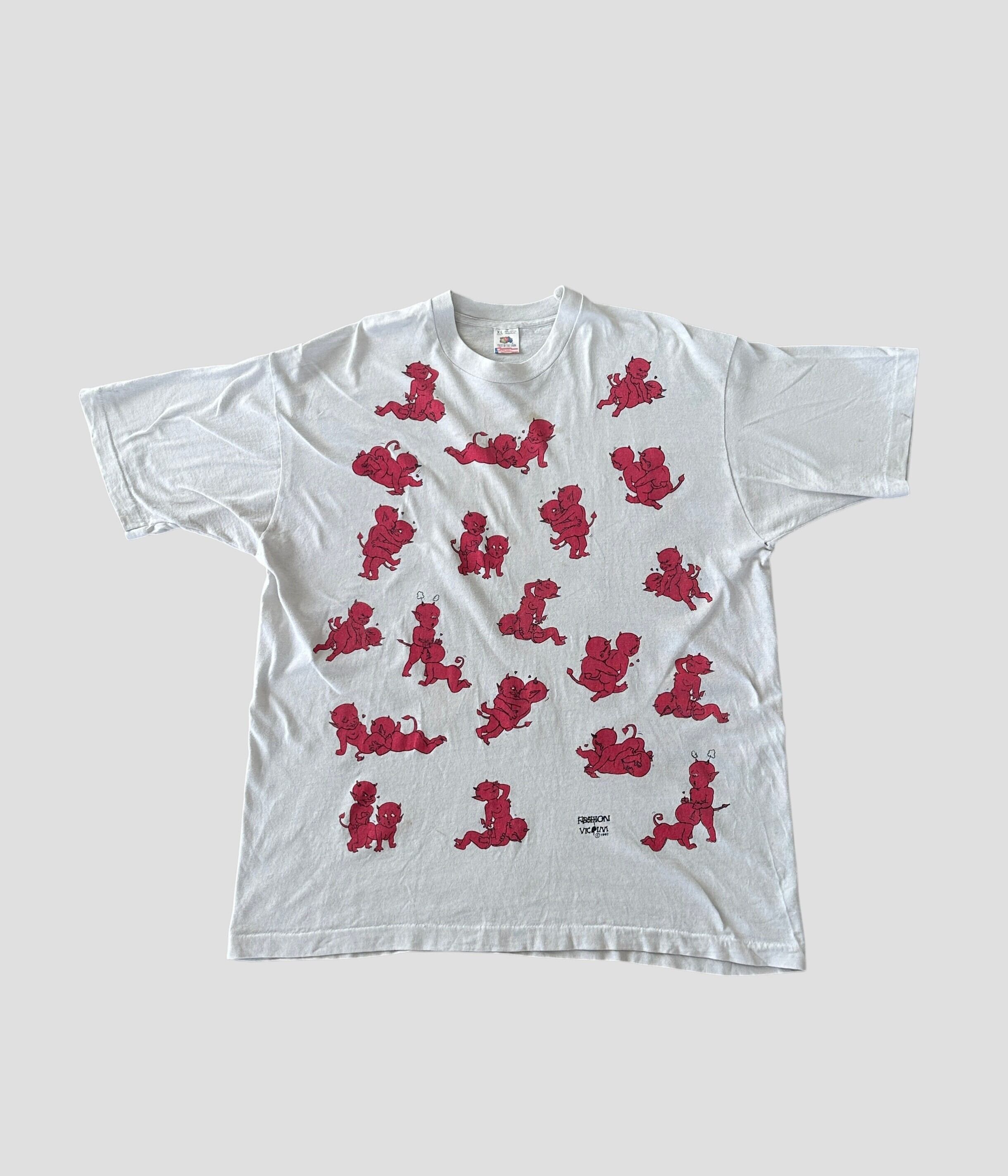 Fashion Victim- Vintage 90s XL Print T-shirt made in USA | BEGGARS