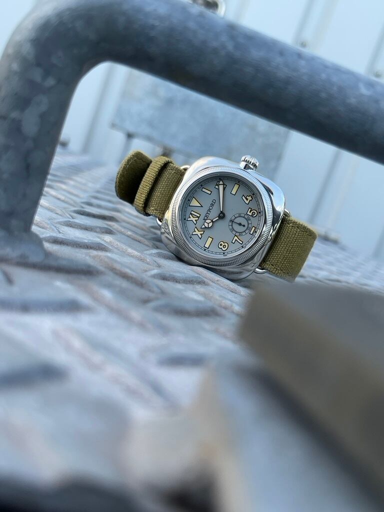 California dial Smoky grey | montreroroi-M.R.M.W