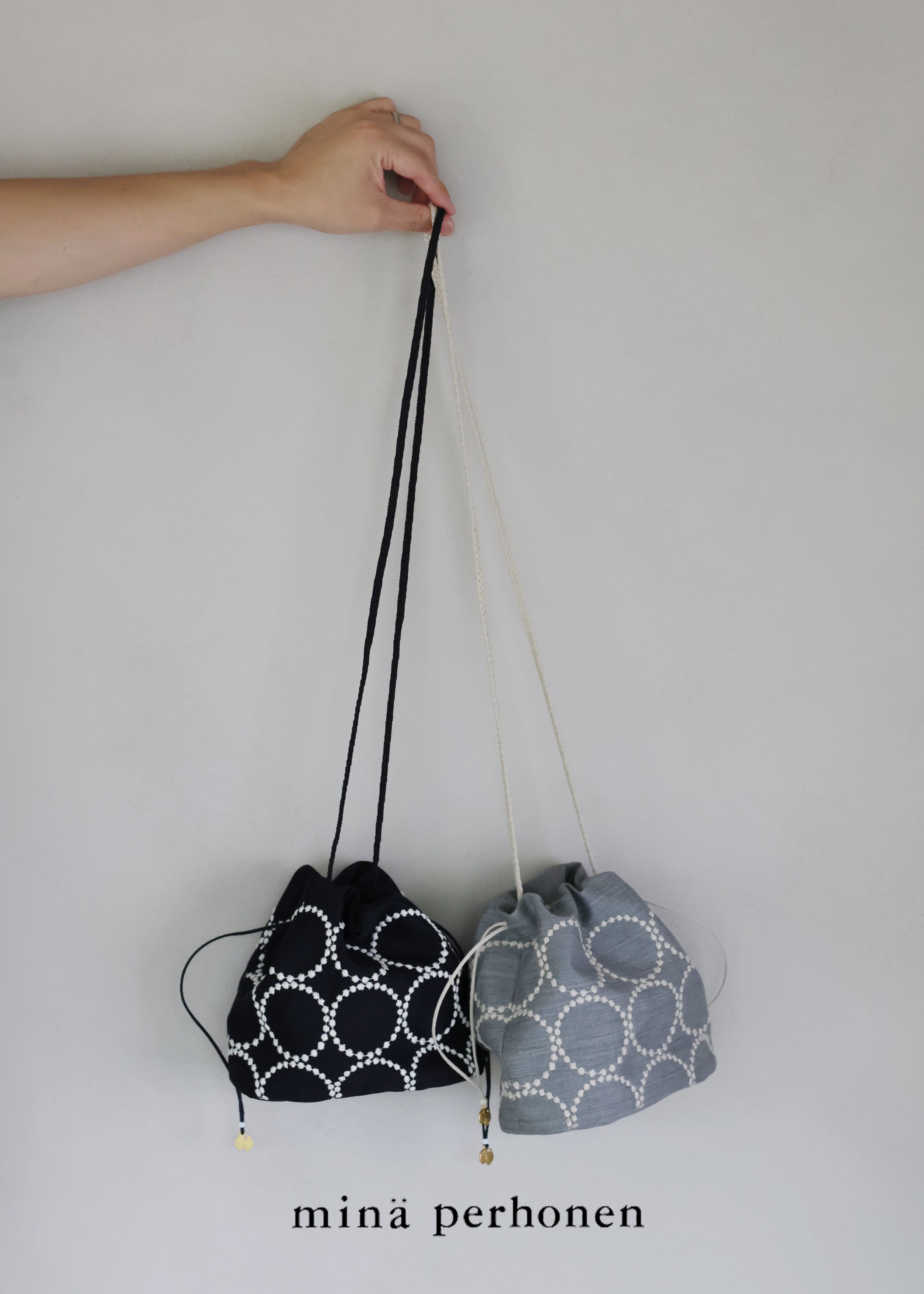 ミナペルホネン　タンバリン　jem pochette tambourine gem pochette - minä perhonen