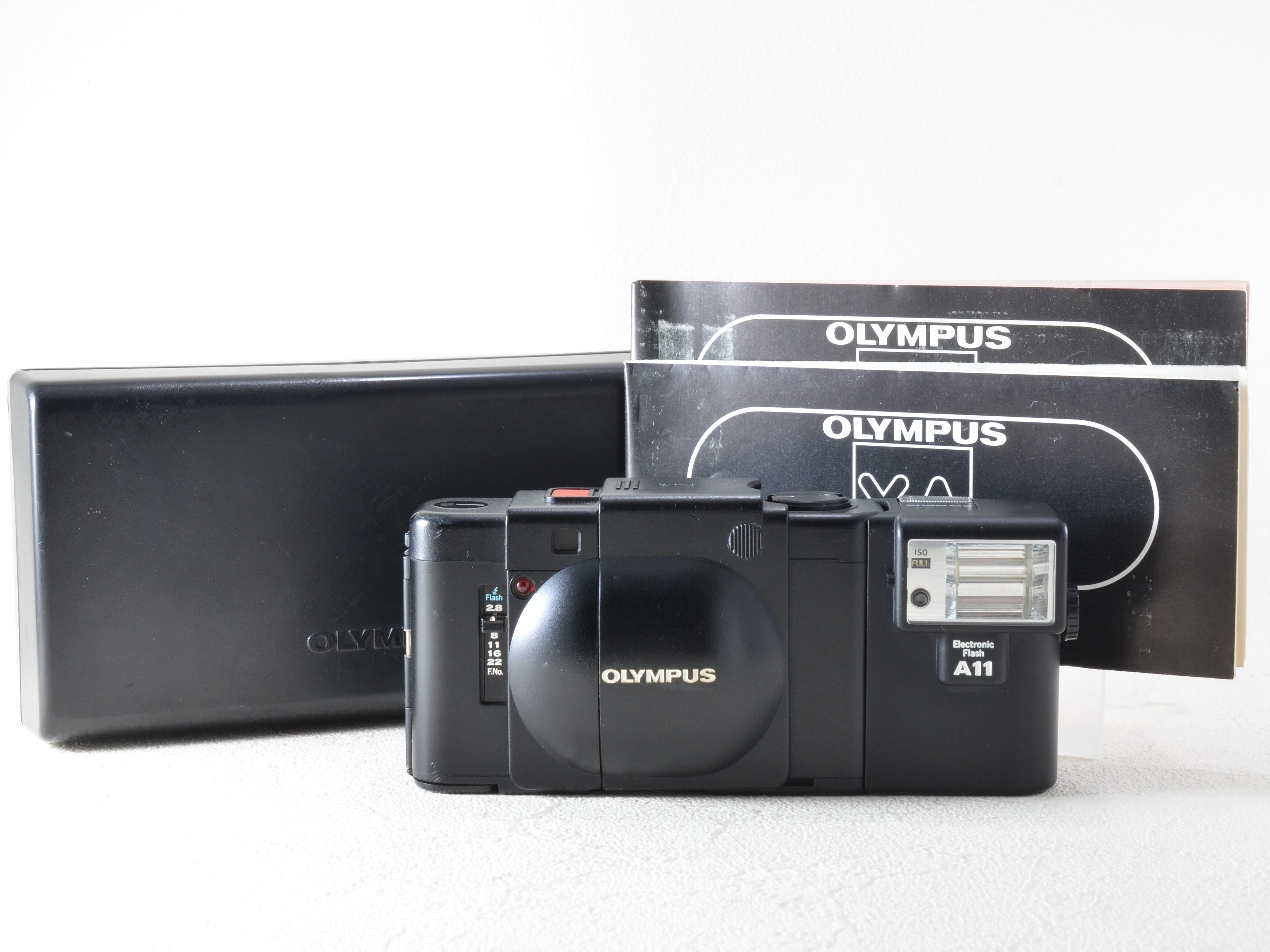 【フィルムの世界はここから】OLYMPUS XA A11 / F.Zuiko 35mm F2.8 ケース付 ケース付 オリンパス(52035) | サンライズカメラ フィルムカメラとオールドレンズ専門店 【フィルムの世界はここから】OLYMPUS XA A11 / F.Zuiko 35mm F2.8 ケース付 ケース付 オリンパス(52035) | サンライズカメラ フィルムカメラとオールドレンズ専門店