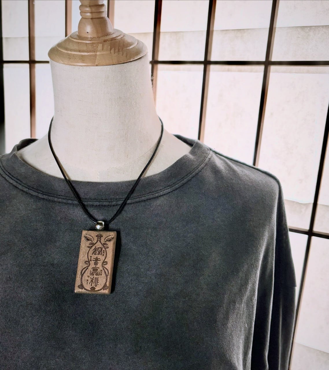 ☆入札不可　ブーフ商品 受注】木札○ネックレスタイプ | 異国雑貨屋 廣福堂
