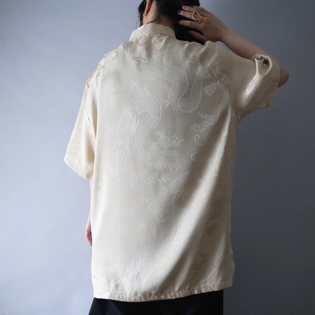 "龍" gloss art pattern over silhouette h/s china shirt